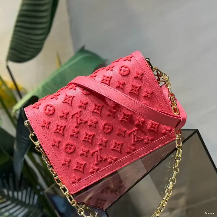 LV 2211YA0006 Bag 0606